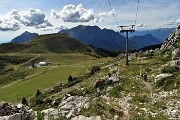 92 Dall'arrivo della seggiovia Camosci scendiamo al Rif. Lecco